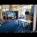 Stand avec cloisons en érable clair ou blanches (photo 3)