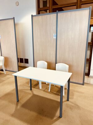 Table Dotation planche pieds gris ou inox